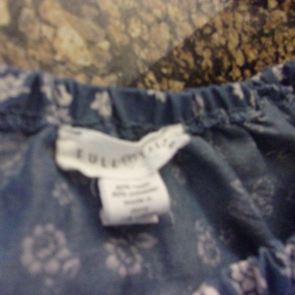 Full Tilt Floral off the shoulder Crop Top - Picture 3 of 4
